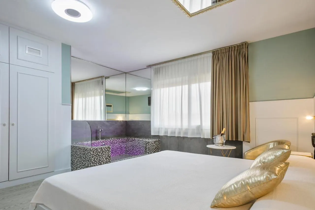 Hotel H グラノリェース 3*,